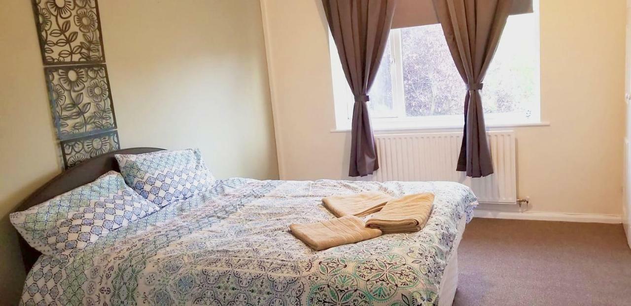 Royal House Slough Otel Dış mekan fotoğraf